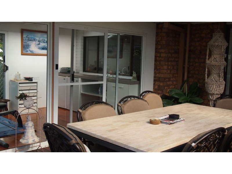 20 Haslewood Court, Mermaid Waters QLD 4218