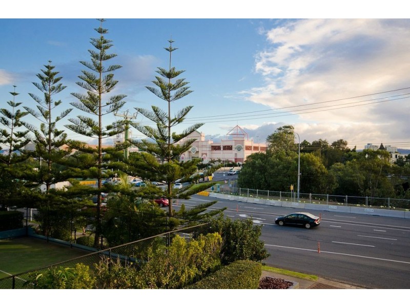 205/40 Surf Parade, Broadbeach QLD 4218