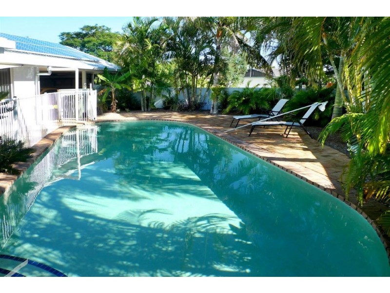 13 Conifer Crescent, Broadbeach Waters QLD 4218