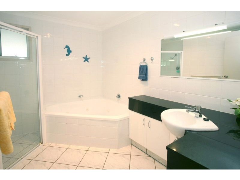 13 Conifer Crescent, Broadbeach Waters QLD 4218