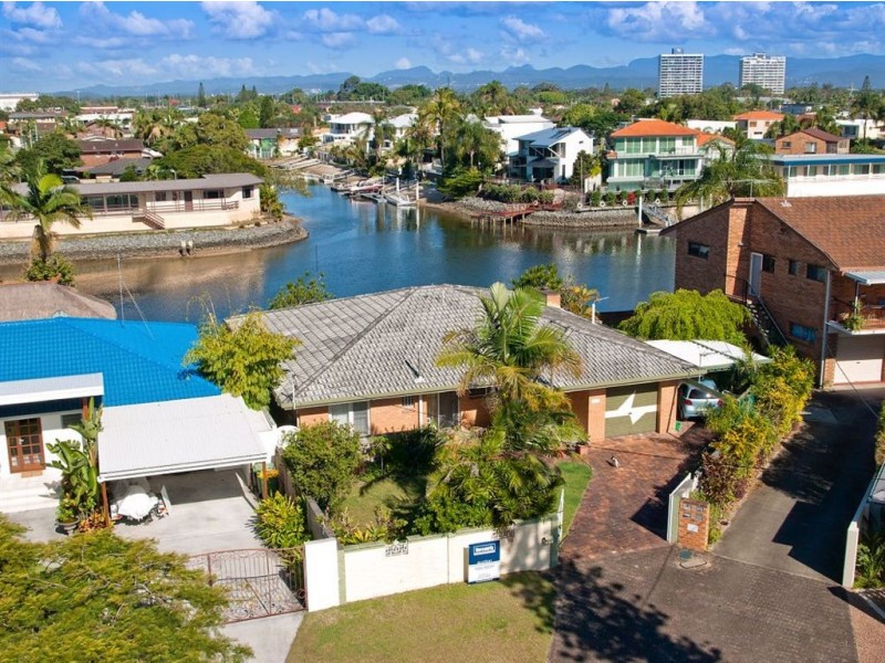 17 Miami Key, Broadbeach Waters QLD 4218