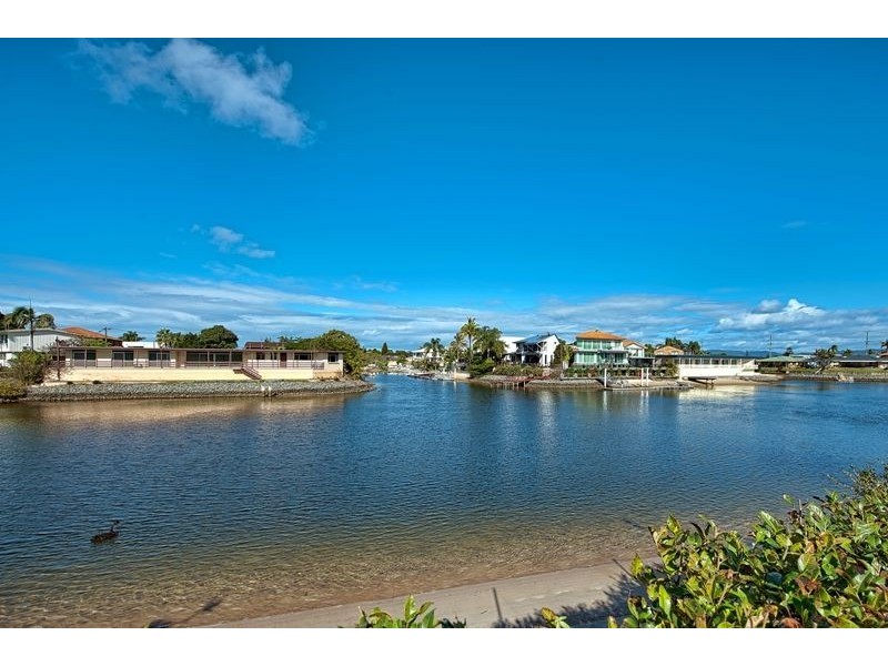 17 Miami Key, Broadbeach Waters QLD 4218