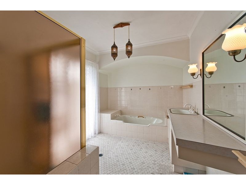 17 Miami Key, Broadbeach Waters QLD 4218