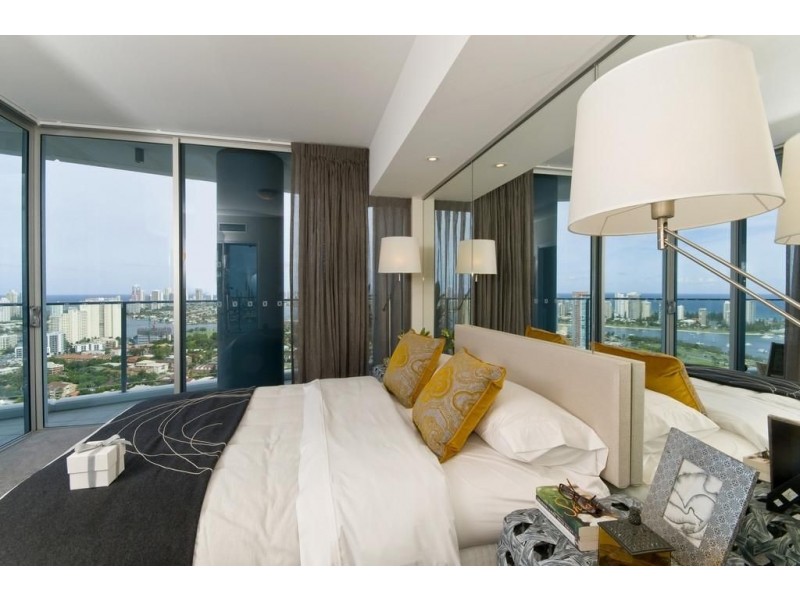 9 Lawson Street, Southport QLD 4215