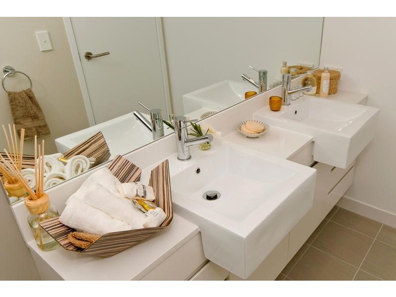 9 Lawson Street, Southport QLD 4215