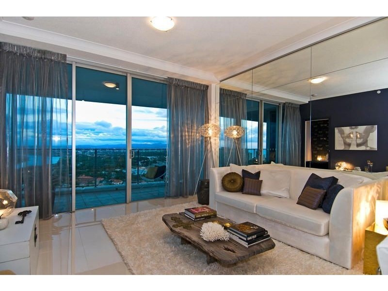 9 Lawson Street, Southport QLD 4215