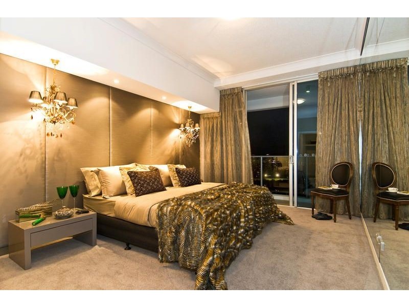 9 Lawson Street, Southport QLD 4215