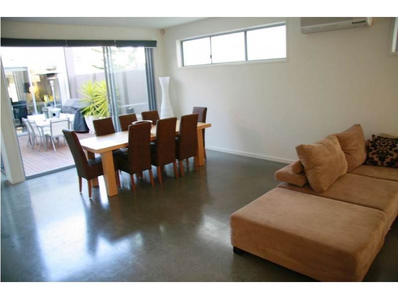 40 Watts Dr, Varsity Lakes QLD 4227