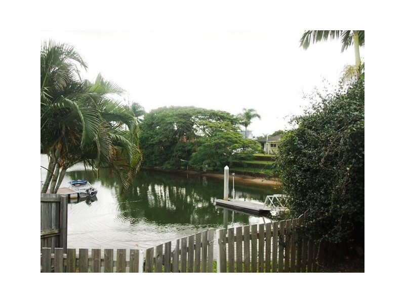 9 Pacific Blvd, Broadbeach Waters QLD 4218