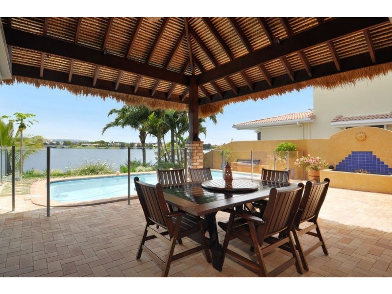 62 Dipper Drive, Burleigh Waters QLD 4220