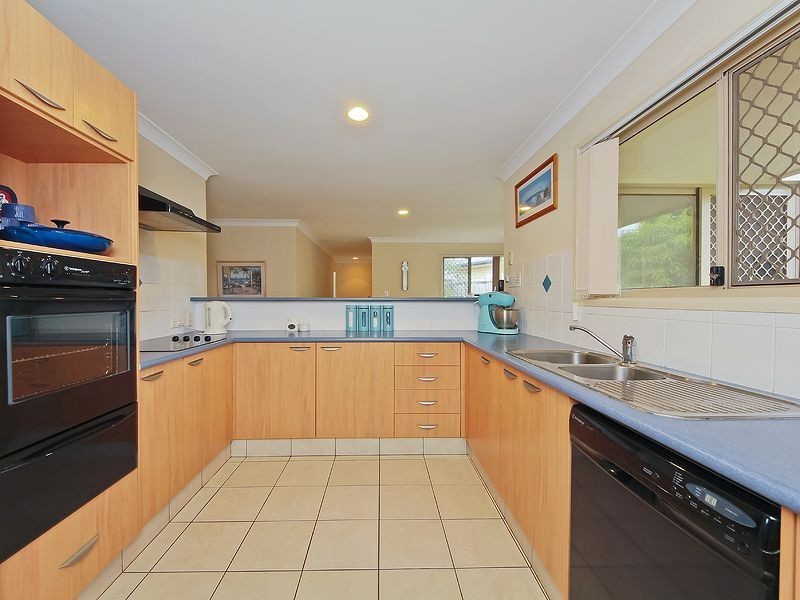 17 Greenbank Circuit, Carrara QLD 4211