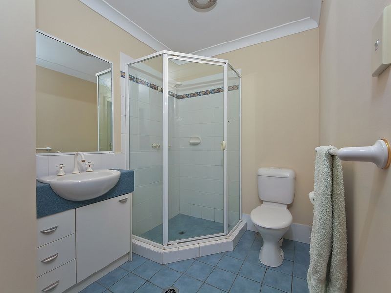 17 Greenbank Circuit, Carrara QLD 4211