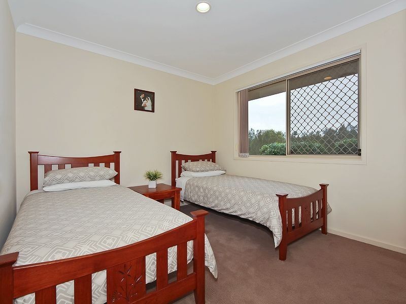 17 Greenbank Circuit, Carrara QLD 4211