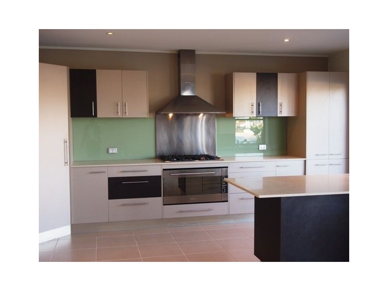 16 Pasadena Court, Broadbeach Waters QLD 4218