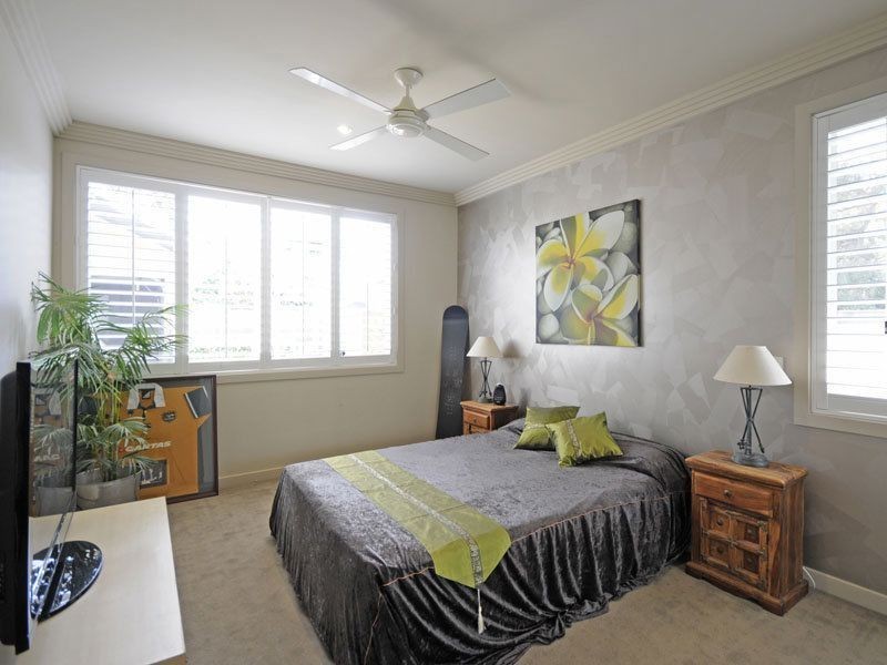 53 River Crescent, Broadbeach Waters QLD 4218