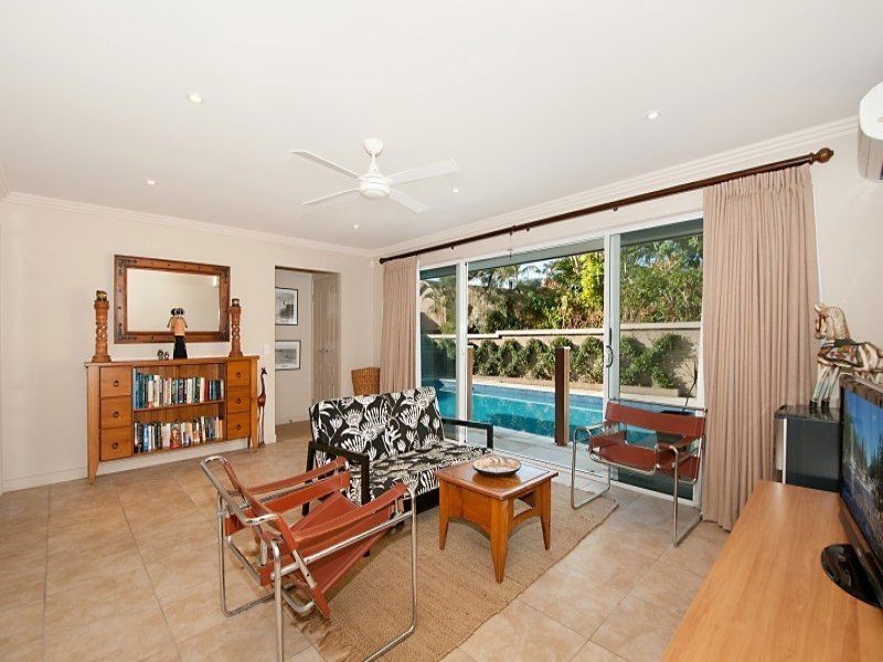 53 River Crescent, Broadbeach Waters QLD 4218