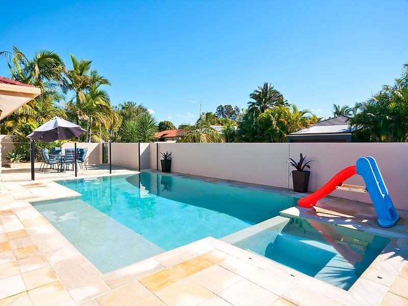 2 Ireby Court, Mermaid Waters QLD 4218