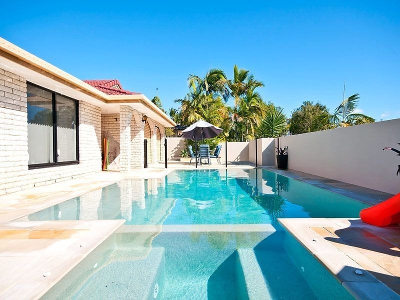 2 Ireby Court, Mermaid Waters QLD 4218