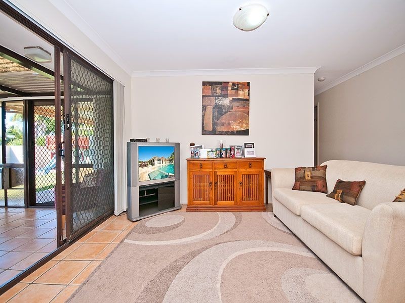 2 Ireby Court, Mermaid Waters QLD 4218