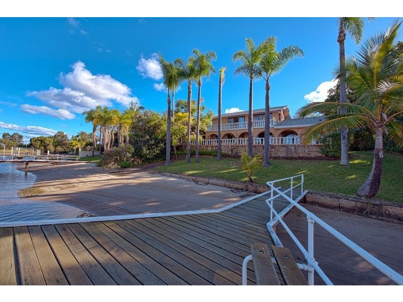 16 Sacha Place, Carrara QLD 4211