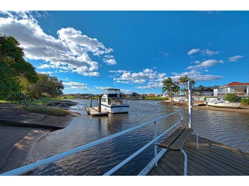 16 Sacha Place, Carrara QLD 4211