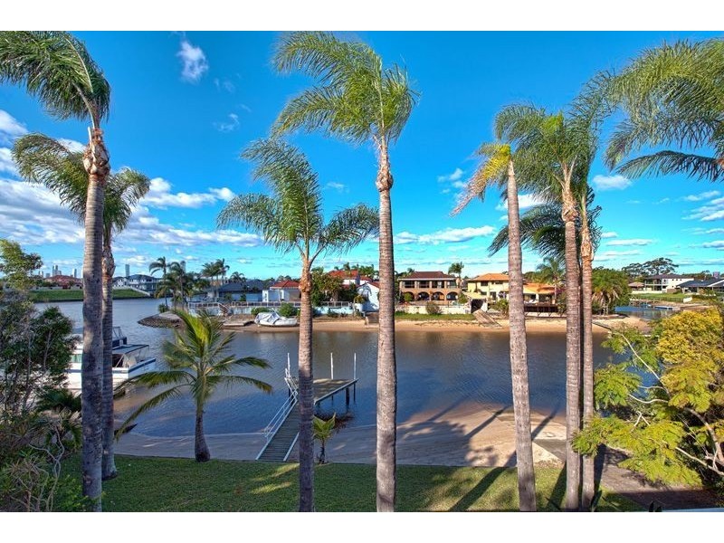 16 Sacha Place, Carrara QLD 4211