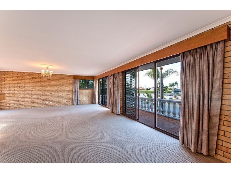 16 Sacha Place, Carrara QLD 4211