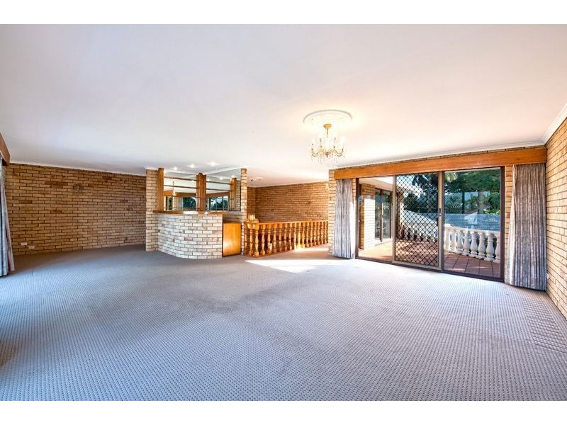 16 Sacha Place, Carrara QLD 4211