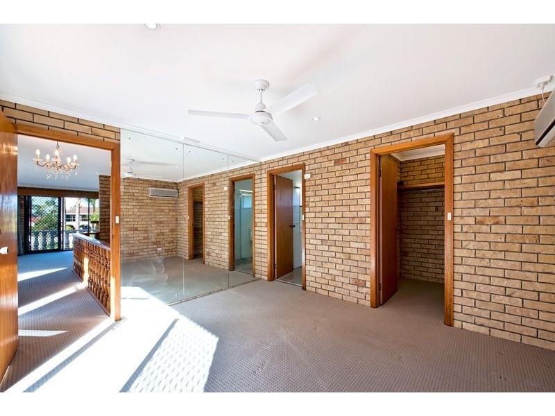16 Sacha Place, Carrara QLD 4211