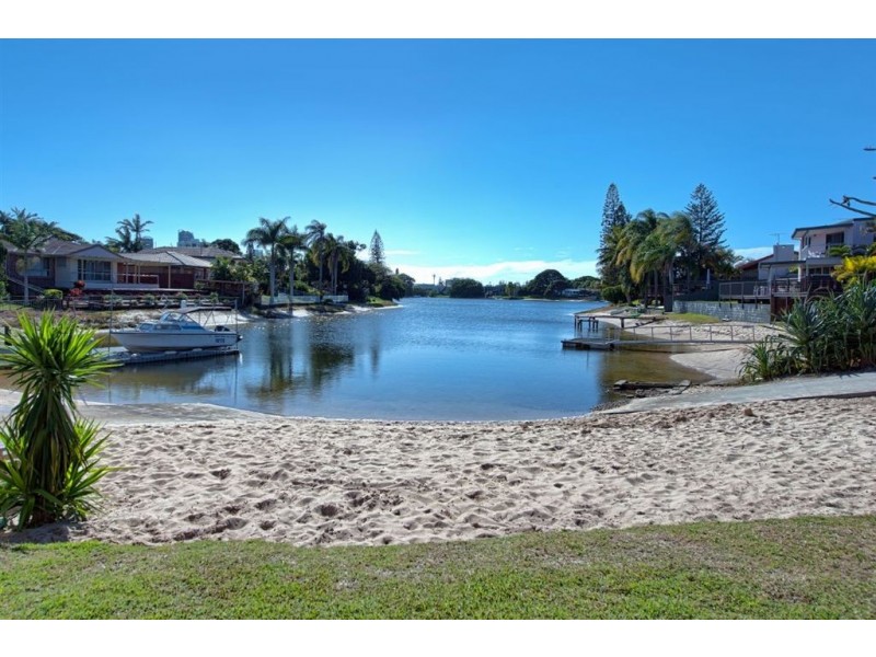 15 Verdichio Avenue, Mermaid Waters QLD 4218