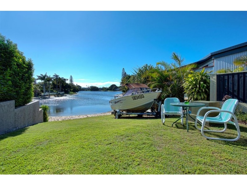 15 Verdichio Avenue, Mermaid Waters QLD 4218