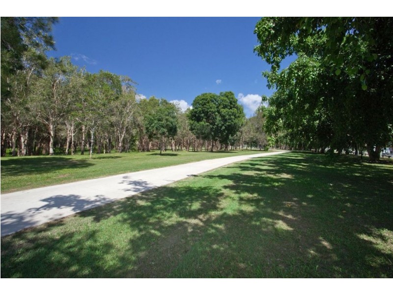 207-209 Monaco Street, Broadbeach Waters QLD 4218