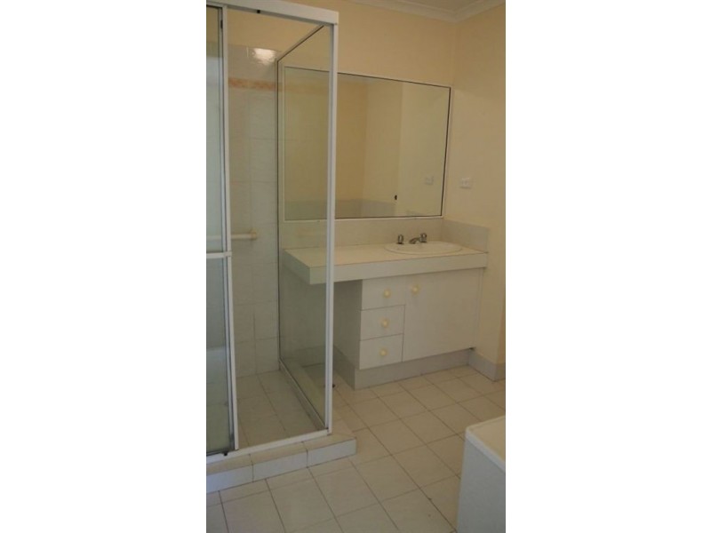 8/9 Eady Avenue, Broadbeach Waters QLD 4218
