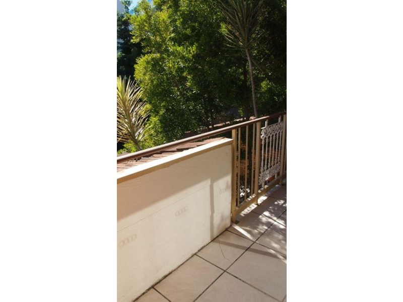 8/9 Eady Avenue, Broadbeach Waters QLD 4218