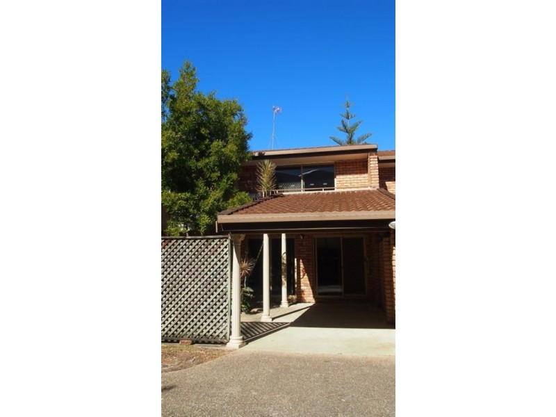 8/9 Eady Avenue, Broadbeach Waters QLD 4218