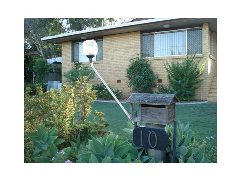 10 Cascade Avenue, Benowa QLD 4217