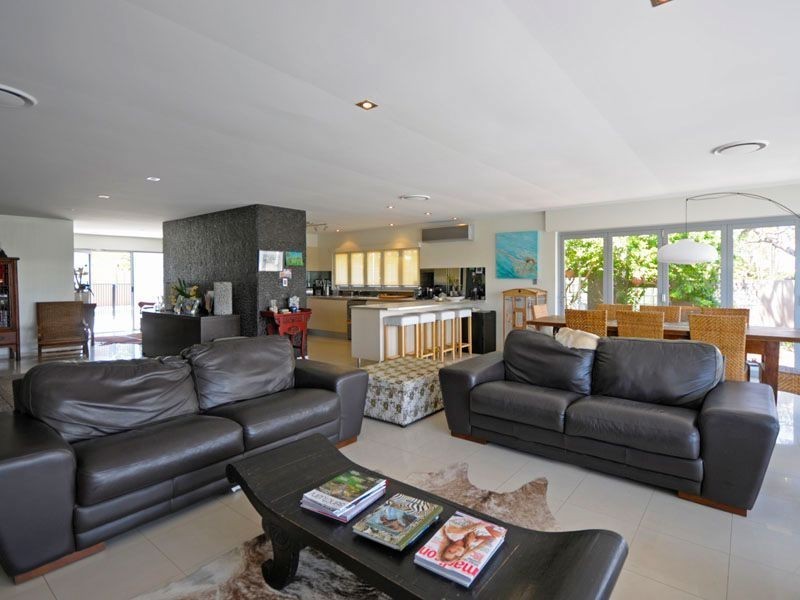 41 Allambi Avenue, Broadbeach Waters QLD 4218