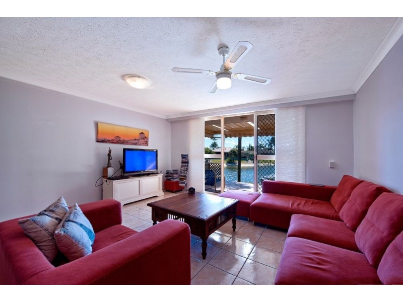 4/18 Dunlop Court, Mermaid Waters QLD 4218