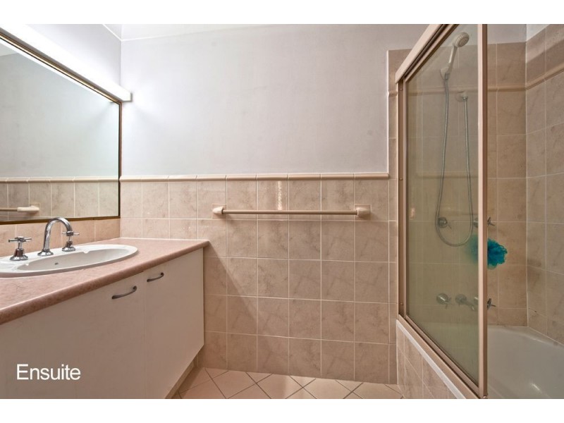 4/18 Dunlop Court, Mermaid Waters QLD 4218