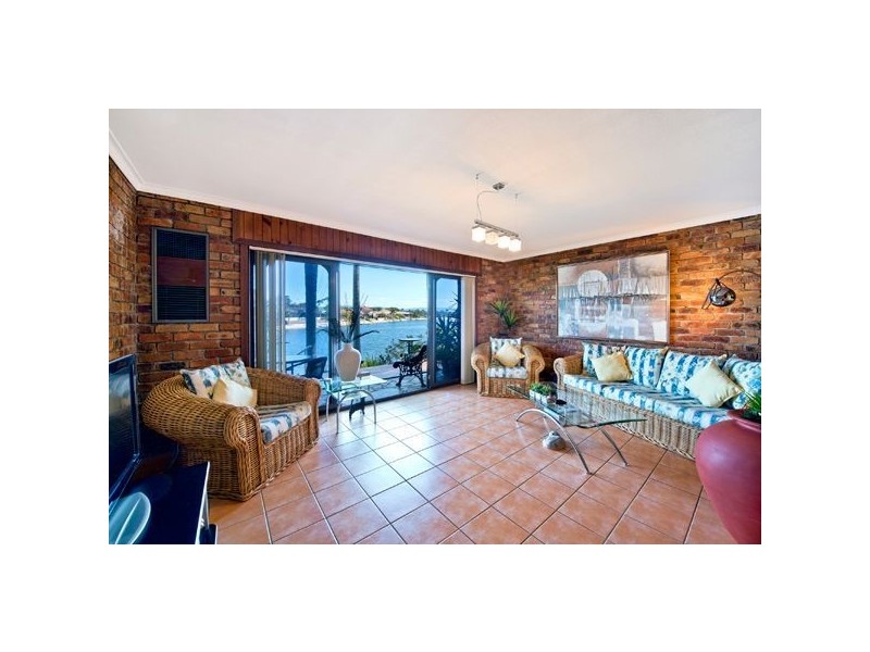 2/12 Bacardi Court, Mermaid Waters QLD 4218