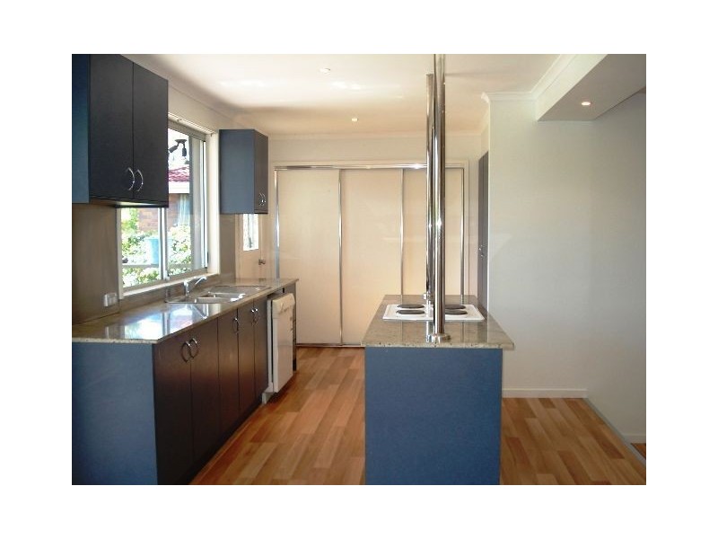 109 Hooker Blvd, Broadbeach Waters QLD 4218