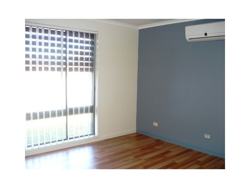 109 Hooker Blvd, Broadbeach Waters QLD 4218