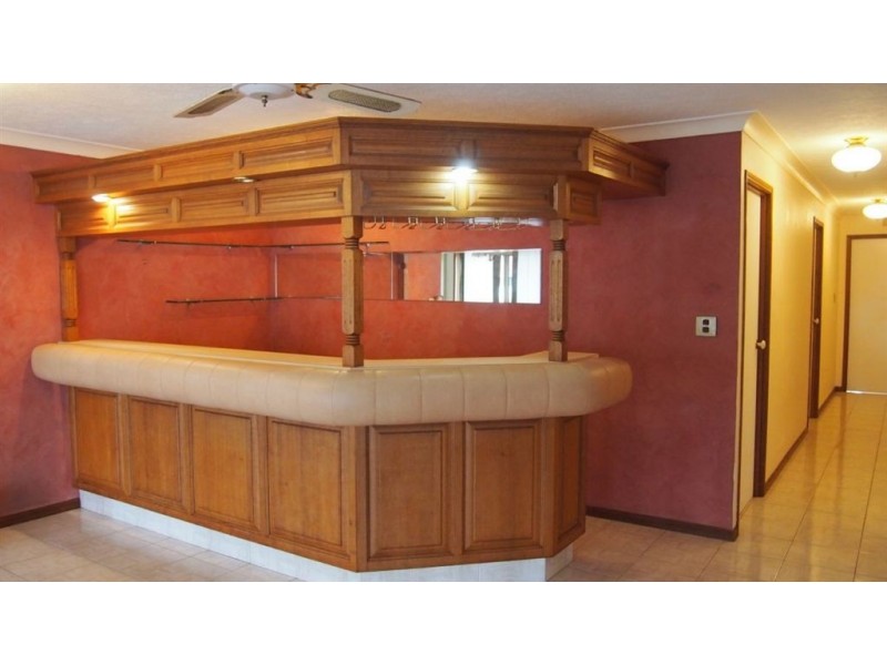 9 Rudd Street, Broadbeach Waters QLD 4218