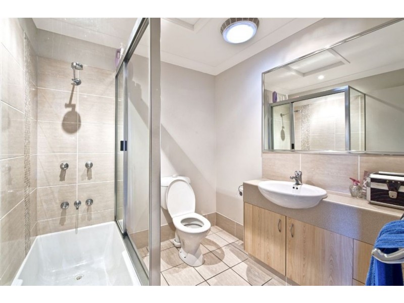 9/15 Ancona St, Carrara QLD 4211