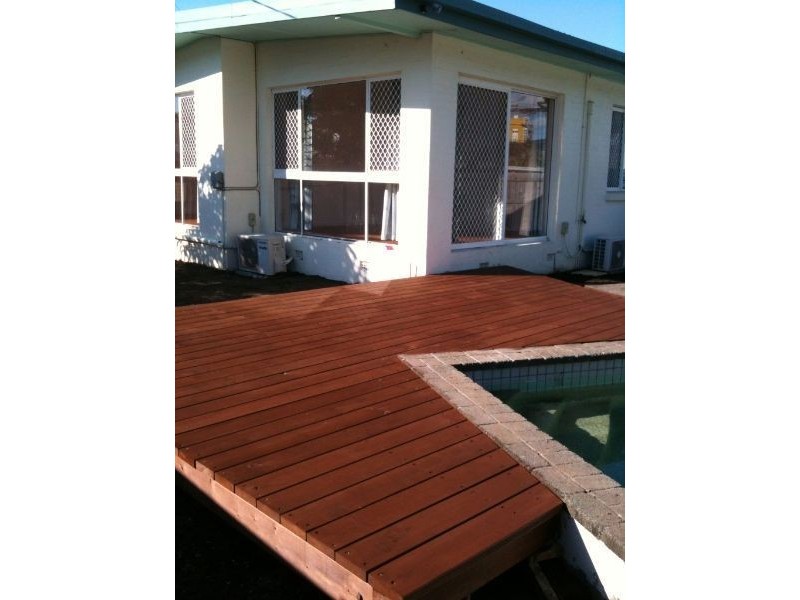 14 Allambi Ave, Broadbeach Waters QLD 4218