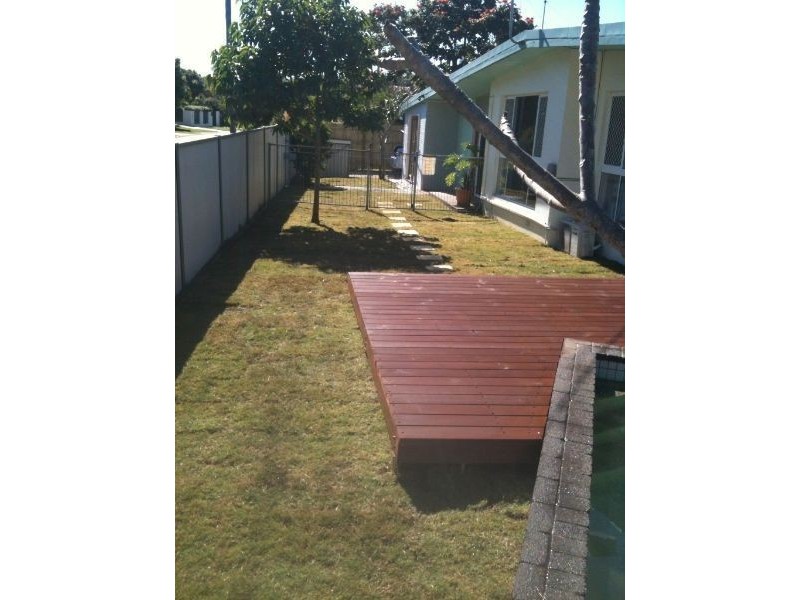 14 Allambi Ave, Broadbeach Waters QLD 4218