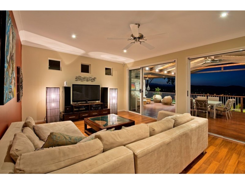 13 Tara Vista, Highland Park QLD 4211
