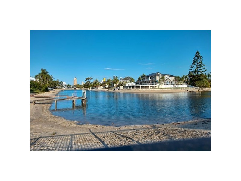 42 Rio Vista Boulevard, Broadbeach Waters QLD 4218