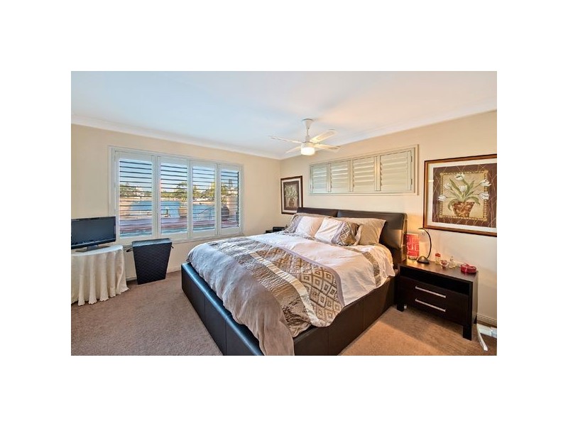 42 Rio Vista Boulevard, Broadbeach Waters QLD 4218
