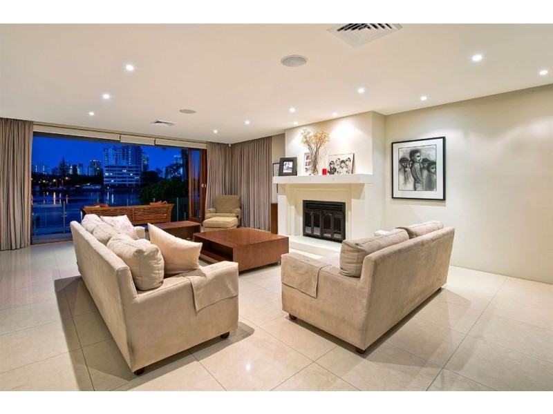 31 Naples Avenue, Isle Of Capri QLD 4217